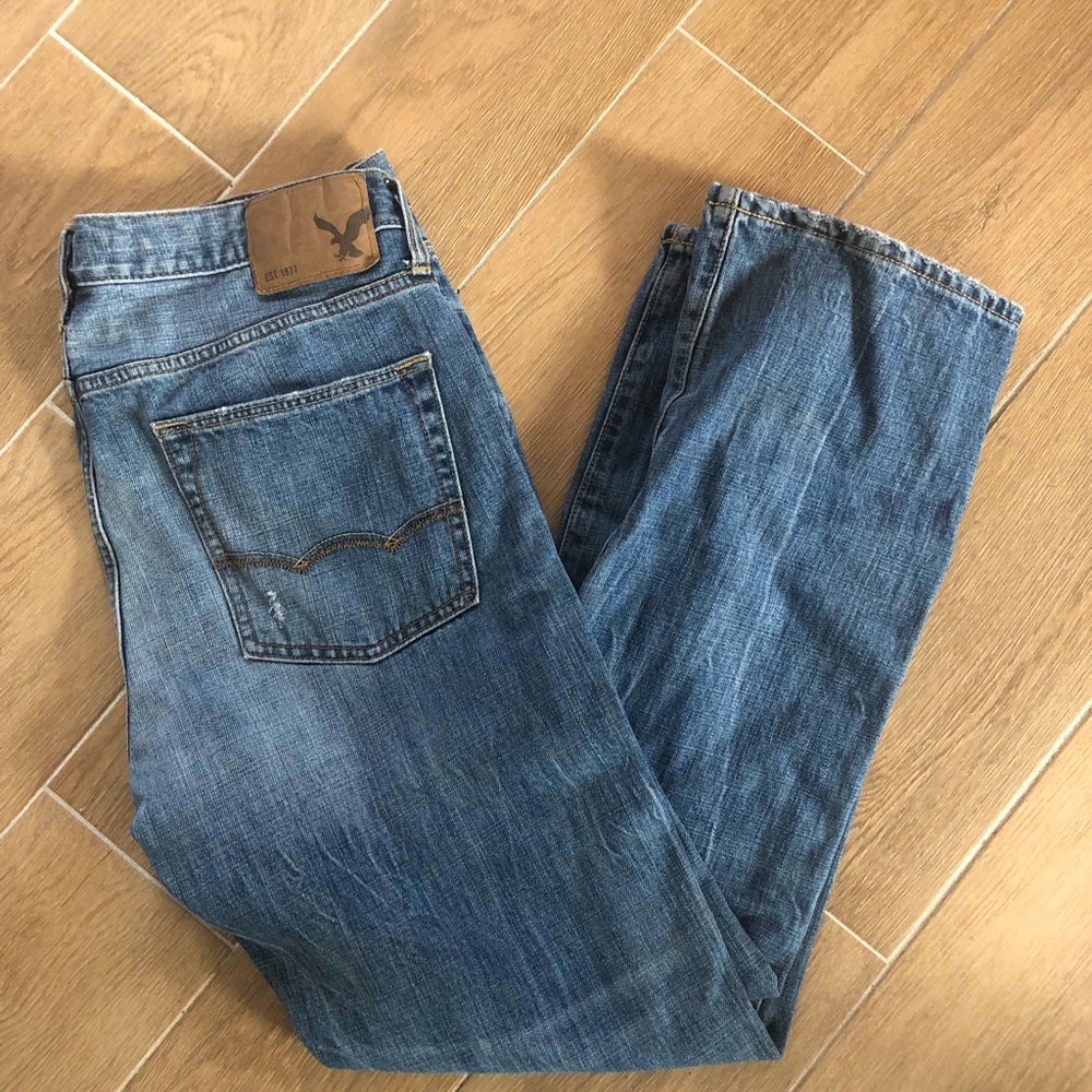 Men’s American Eagle Distressed Jeans 33 x 32
